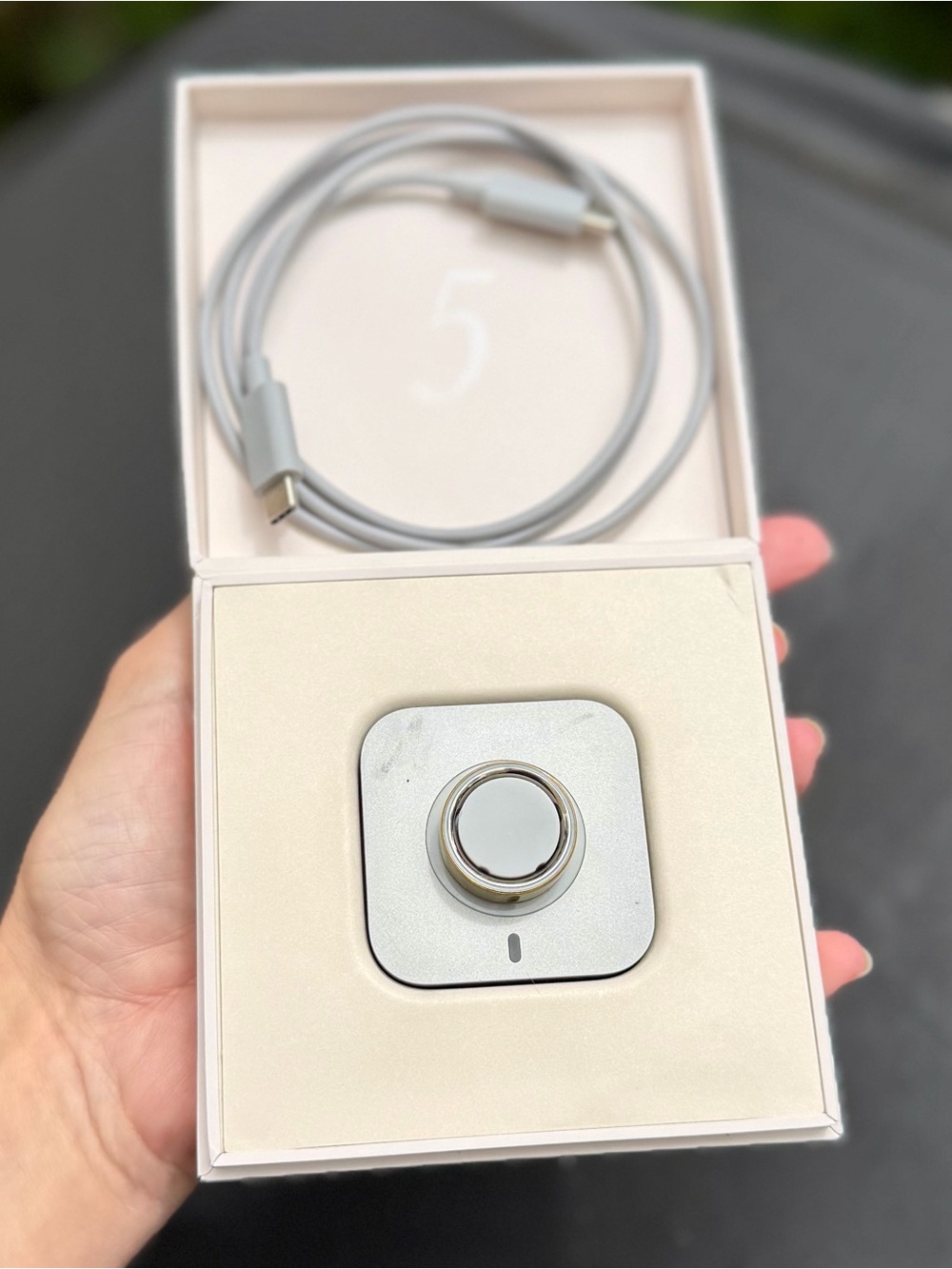 Oura Ring 4 — Gold sz 8